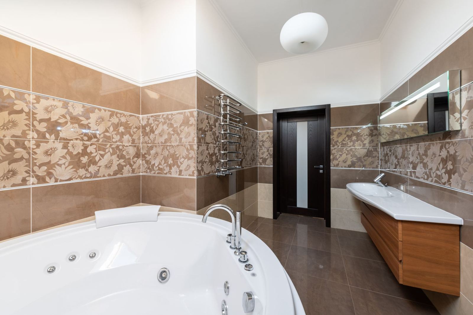 Banyo dolabı seçerken nem ve su geçirmezlik için 7 teknik kriter